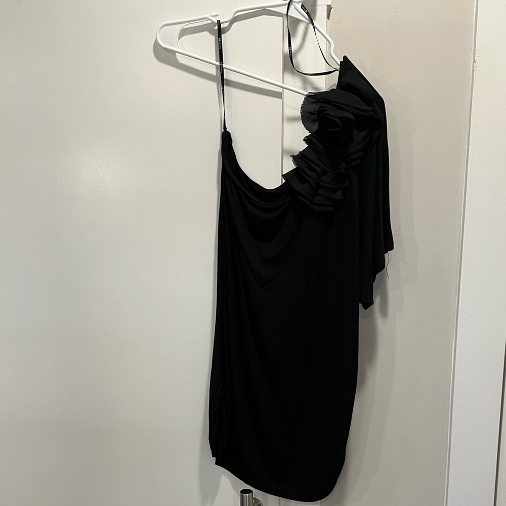 Forever 21 Flower One-Shoulder Top - Picture 1 of 4